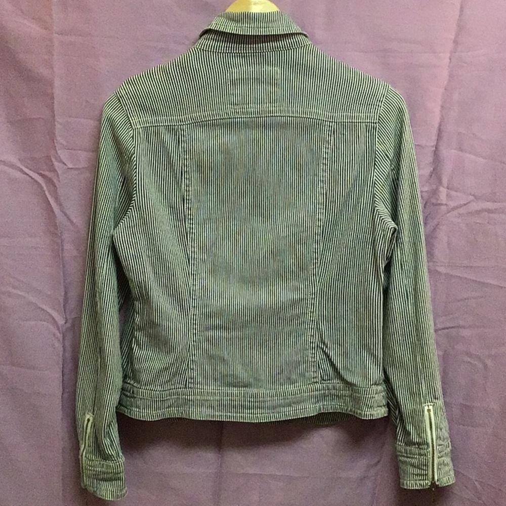 DONATED⚡️LIVE A LITTLE⚡️❣️Seersucker Zip Jacket - Picture 5 of 7